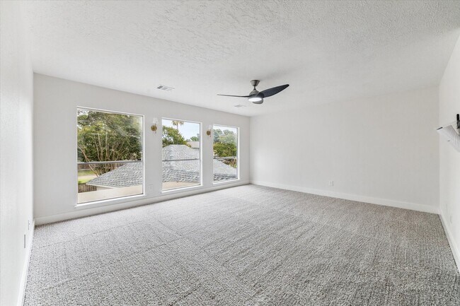 Building Photo - 14710 James River Ln