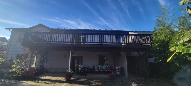 Building Photo - 125 S Ash St