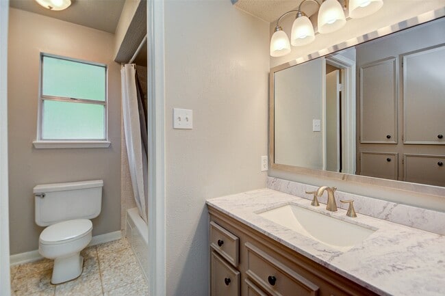 Building Photo - 6206 Rippling Hollow Dr