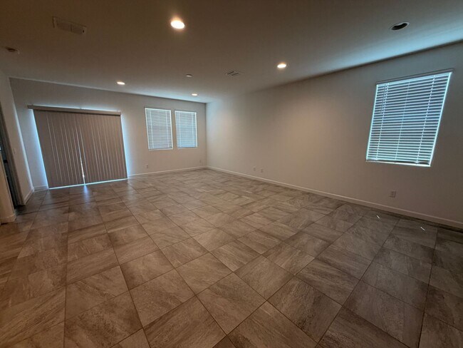 Building Photo - 1481 N Fenway Dr