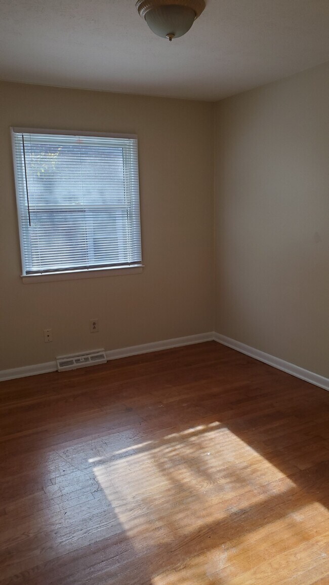 Second Bedroom - 752 Terrace View Dr