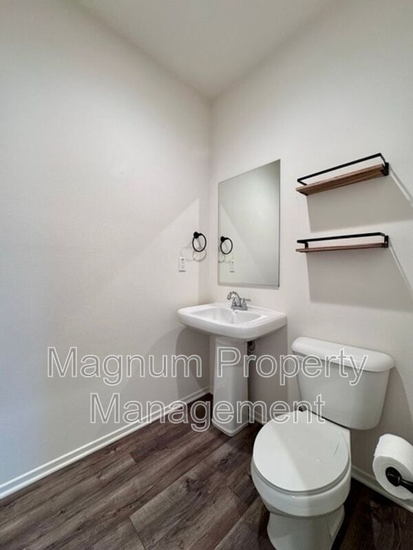 Building Photo - 24331 Ponderosa Ln