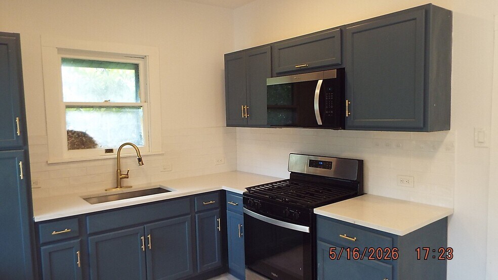 Building Photo - 940 W Mulberry Ave