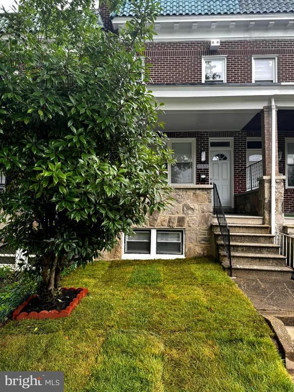 Primary Photo - 1352 Homestead St