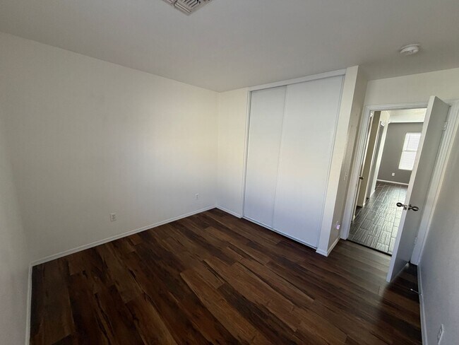 Building Photo - 13825 W Ironwood St