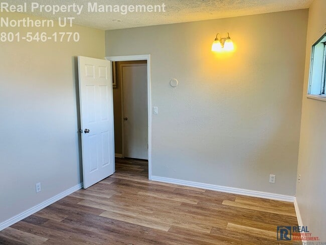 Building Photo - 3 Bed 1 Bath Ogden Home