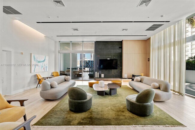 Building Photo - 90 SW 3rd St