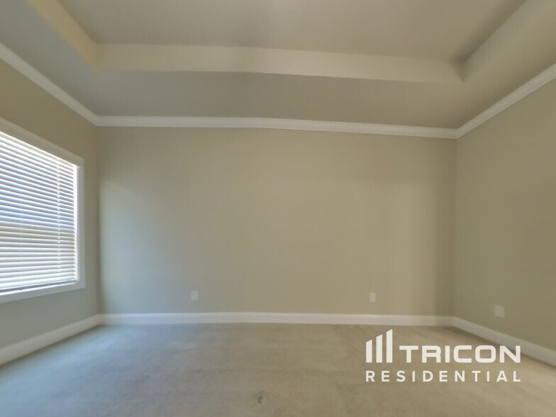 Building Photo - 8315 Loch Lomand Ln