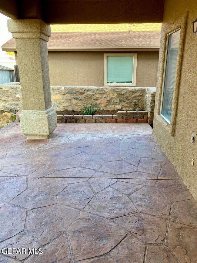 Building Photo - 12331 Sombra Grande Dr
