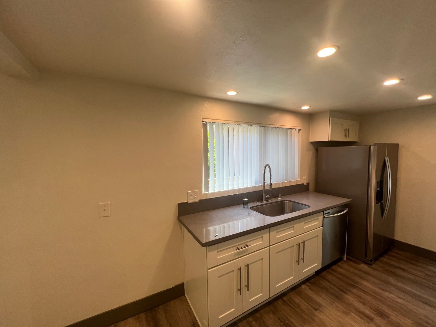 Building Photo - 1444 Centinela Ave
