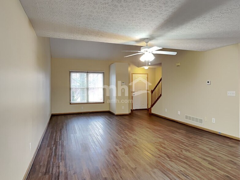 Building Photo - 1840 Pine Grove Pl