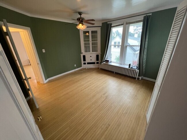 Building Photo - Duluth MN - 4+ bed - 2-bath - 2-car garage