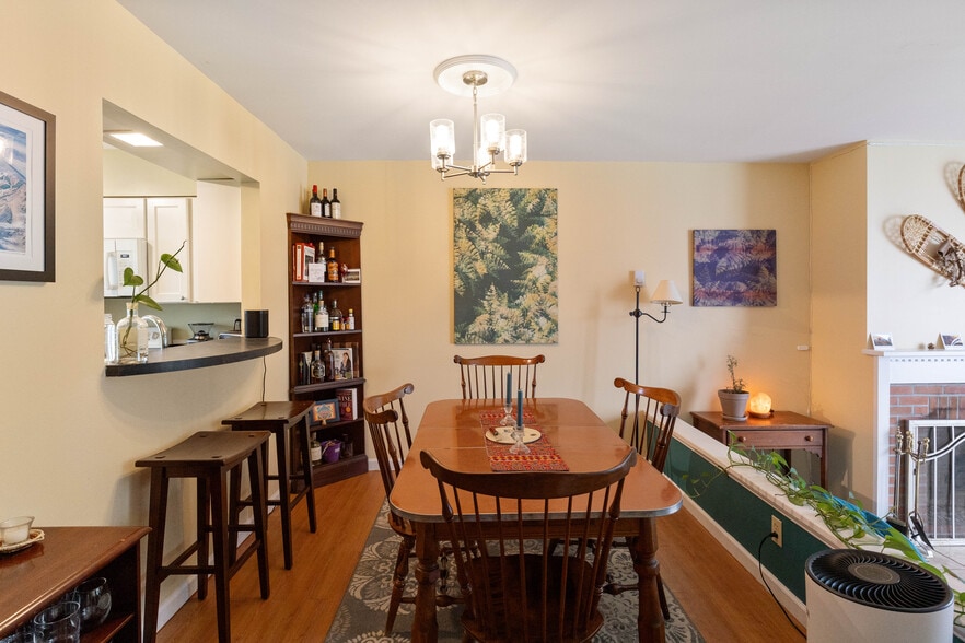 Building Photo - 453 Westview Cir
