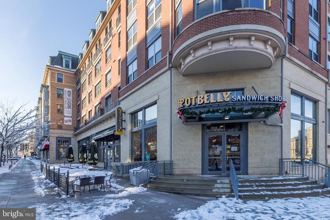 Building Photo - 3205 7th St NE