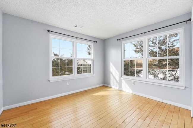 Building Photo - 47 Rutgers Dr