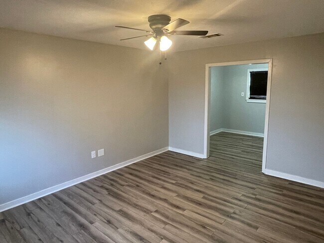 Building Photo - 3 Bedroom Home for Rent in Pearl!