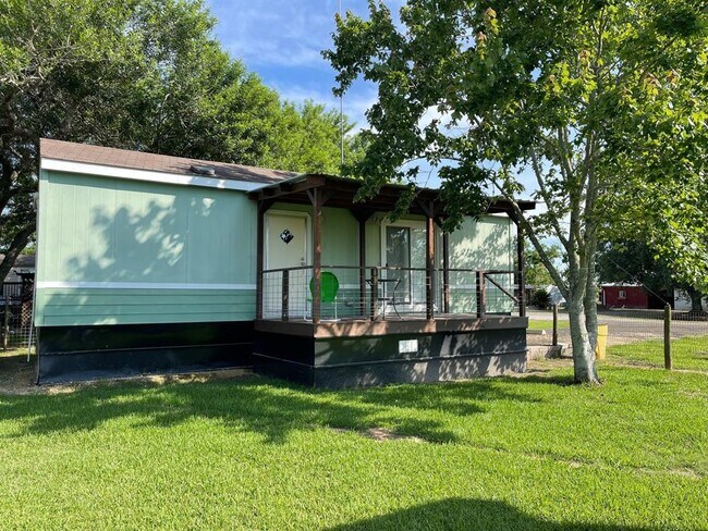 Building Photo - 7107 Kamas Ln