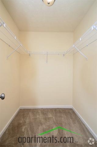 Closet - Sienna Ridge