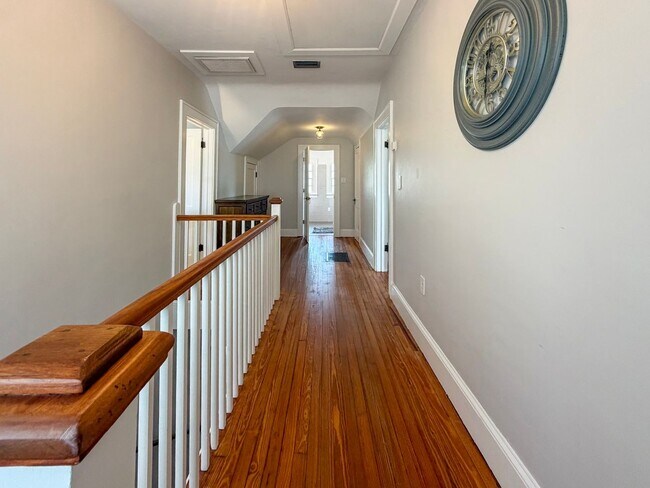 Building Photo - Luxury Historic Home Near UF | Fully Renovated 3BR/2BA with Private Yard & Premium Finishes