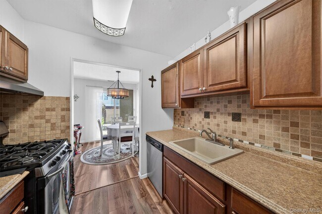 Building Photo - 1208 Whispering Hills Dr