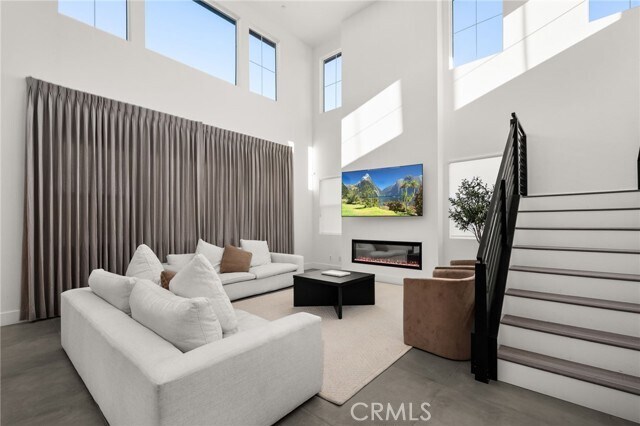 Building Photo - 11401 W Serrano Sq