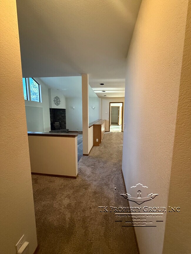 Building Photo - 17574 Patricia Way