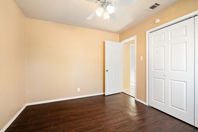 Building Photo - Charming 2 Bedroom, 2 Bath Duplex in a Prime South Austin Neighborhood