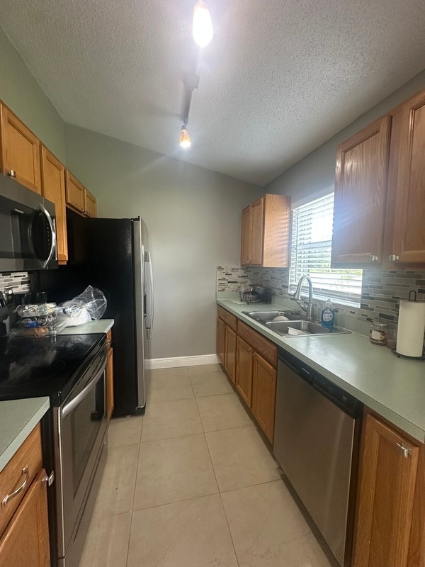 Building Photo - 37 Sawfish Ct