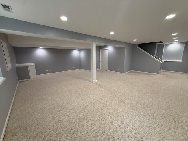Building Photo - 2250 Stoughton Dr