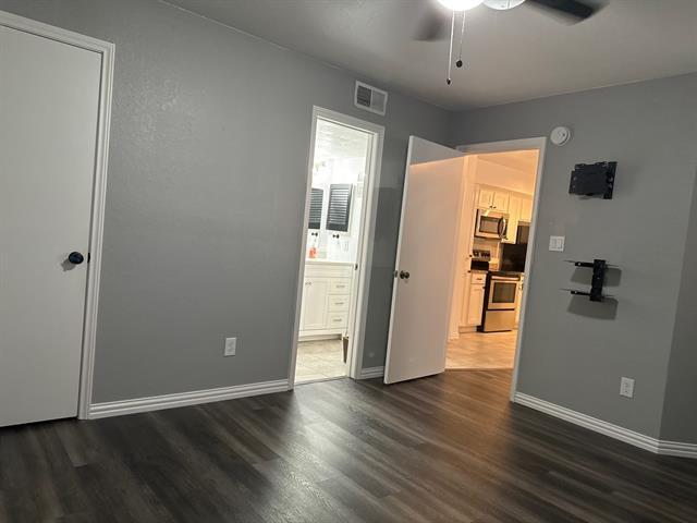 Building Photo - 2309 Balsam Dr