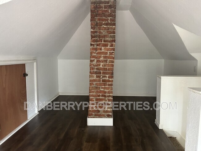 Building Photo - 1848 Cone St