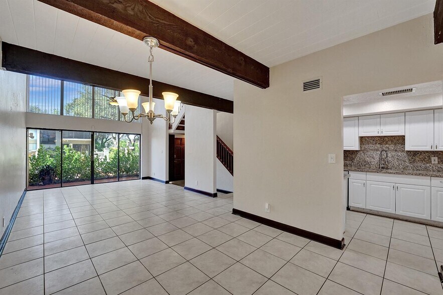Primary Photo - 760 E Coco Plum Cir
