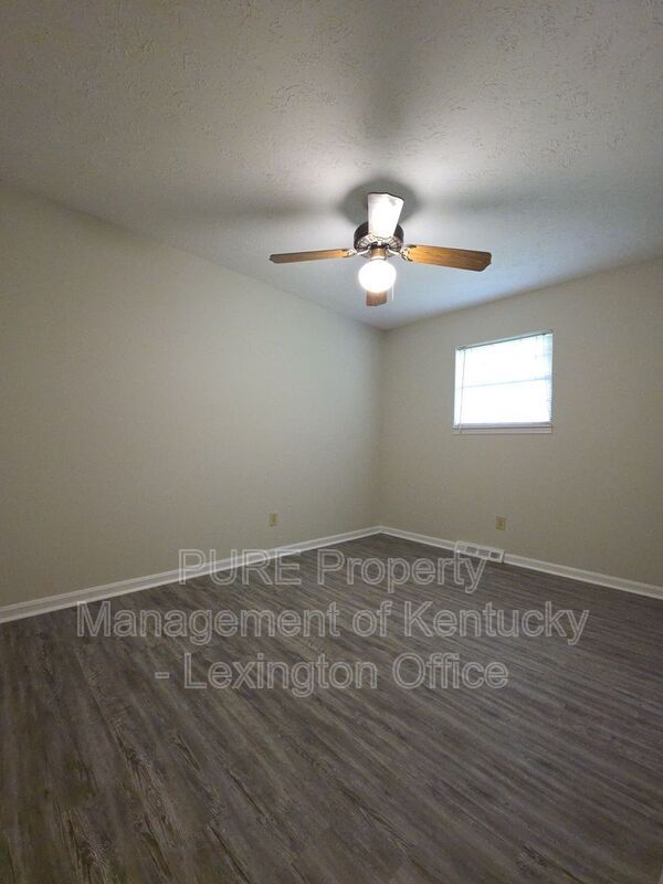 Building Photo - 3432 Warwick Ct