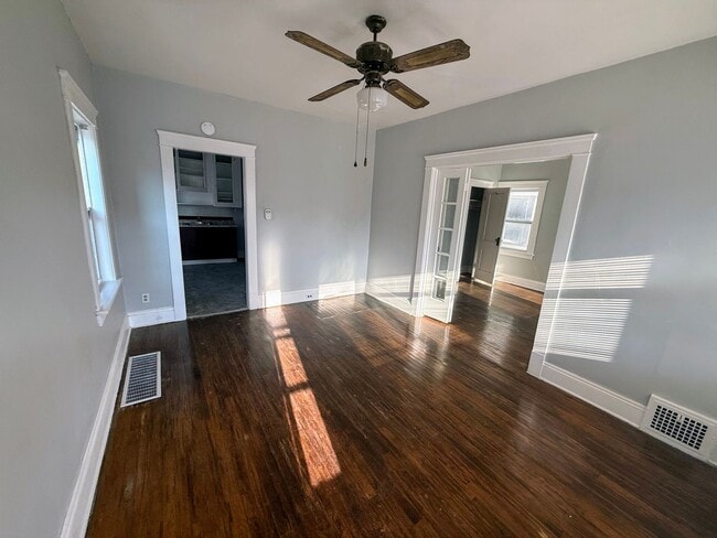 Building Photo - Welcome to your new home in the heart of Cleveland