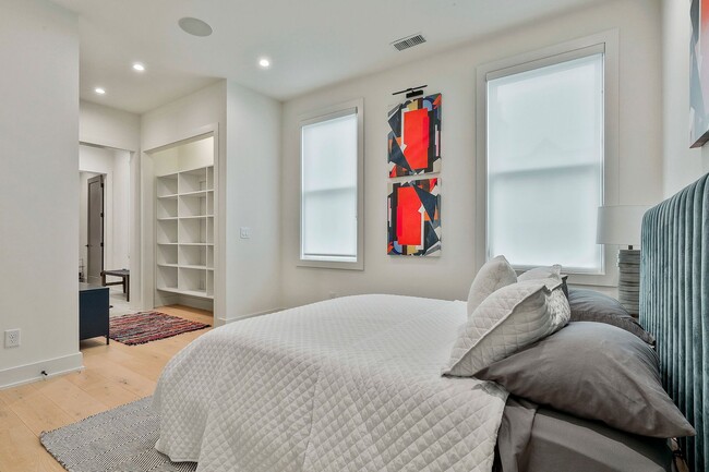 Building Photo - Modern Luxury Estate with Rooftop Deck in Trilith