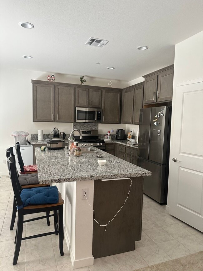 Building Photo - Townhome Perfection!