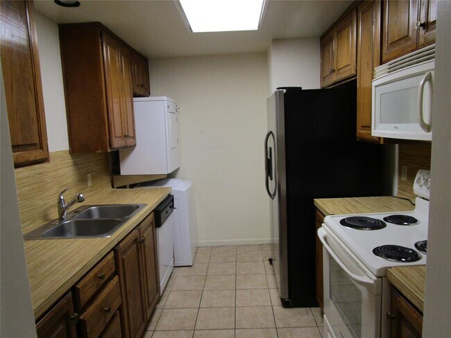 Building Photo - 2529 Rio Grande St