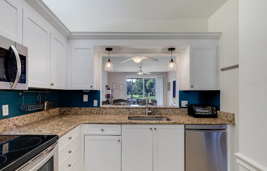 Building Photo - 14960 Vista View Way