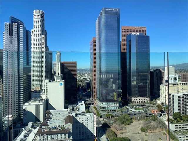 Building Photo - 400 S Broadway