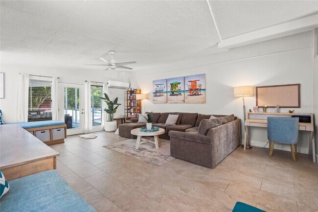 Building Photo - 2/2 luxury pool home in Sarasota, unfurnished annual rental