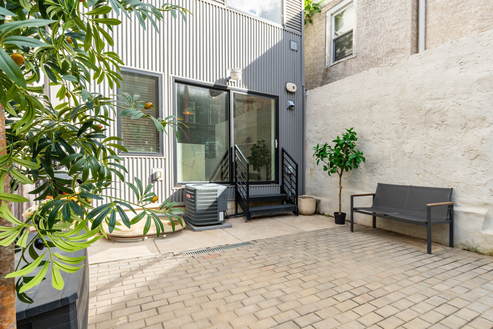 Building Photo - 2058 E Susquehanna Ave