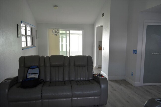Building Photo - 8201 Donaldson Dr