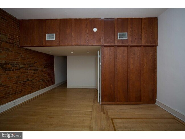 Building Photo - 510 Spruce St
