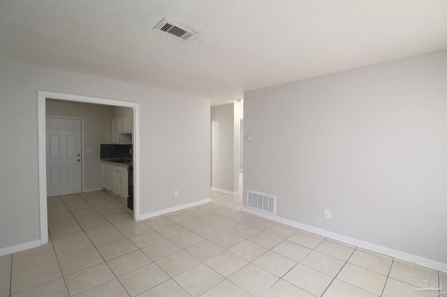 Building Photo - 10151 Guidy Ln