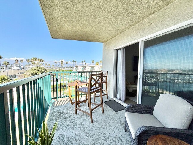Building Photo - 1-Bedroom + 1 Bathroom Condo | Channel Islands Waterfront | Monthly Furnished Rental