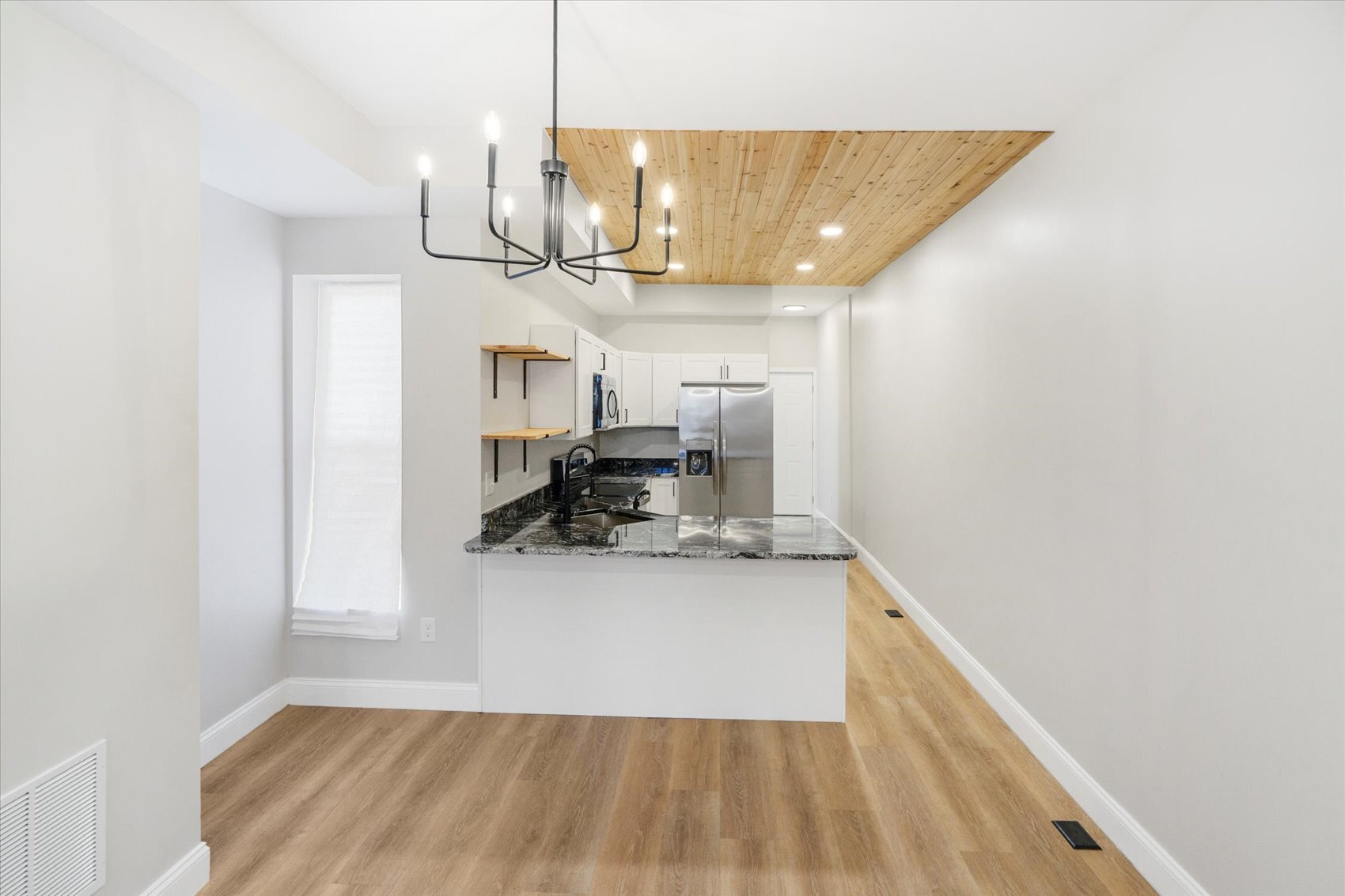 Building Photo - 1415 E Lanvale St