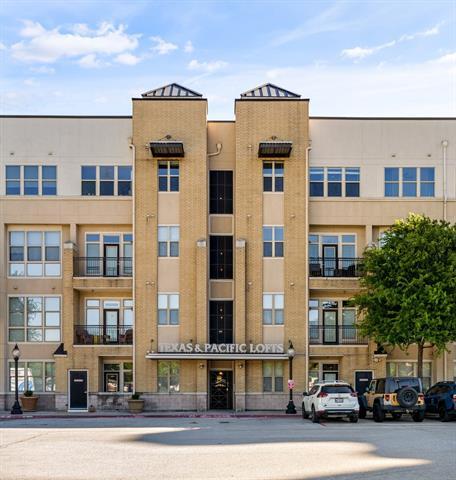 Building Photo - 201 W Lancaster Ave