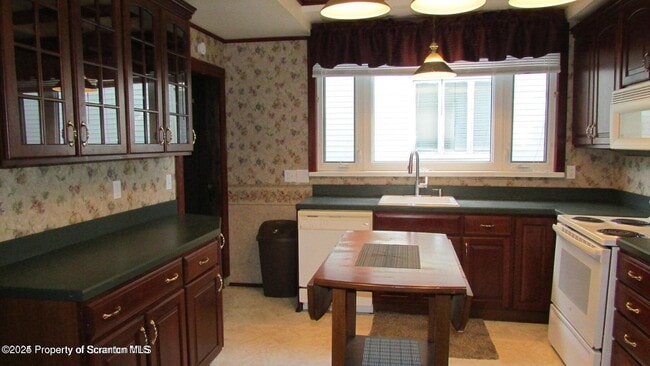 Building Photo - 217 Crown Ave