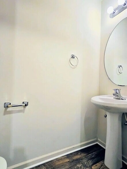 Building Photo - 43 Ramsgate Ln