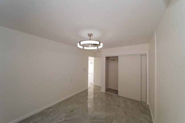 Building Photo - 355 Hoomalu St
